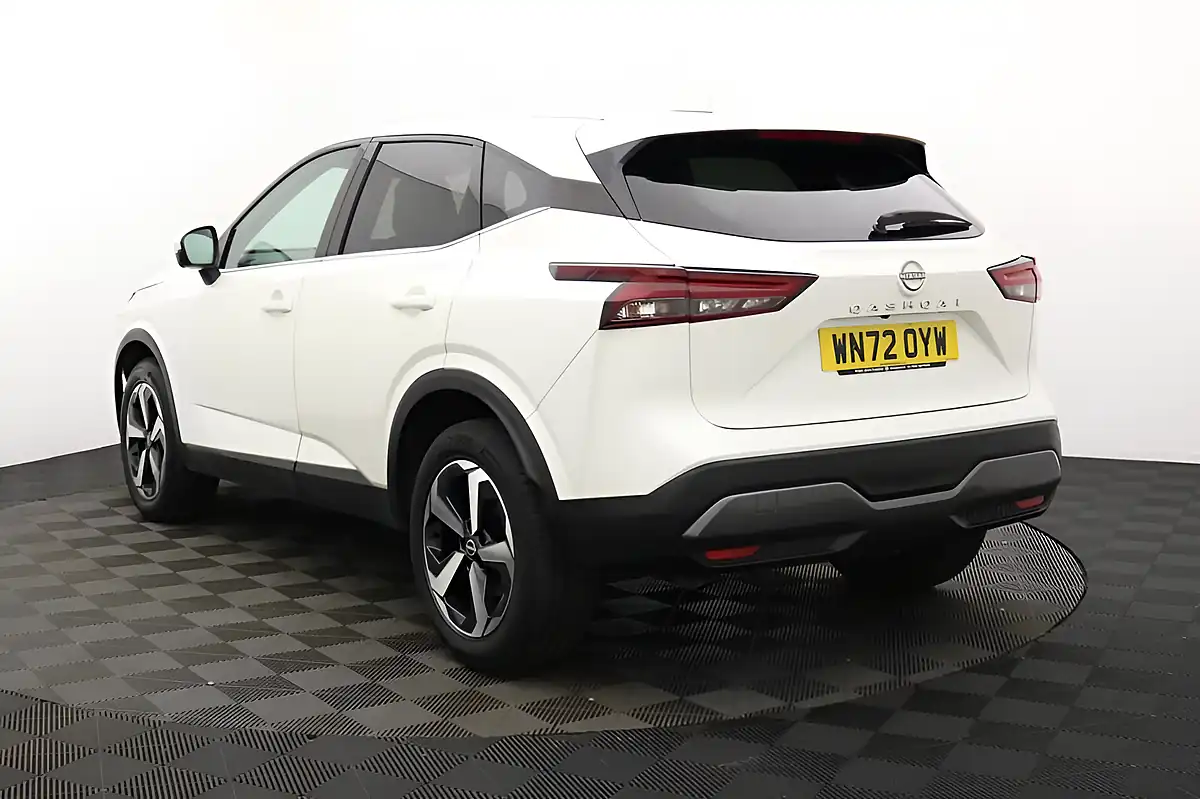 Used 2022 Nissan Qashqai N-Connecta White - Interior and Exterior details 5