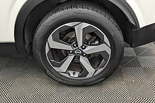 Used 2022 Nissan Qashqai N-Connecta White - Interior and Exterior details 20