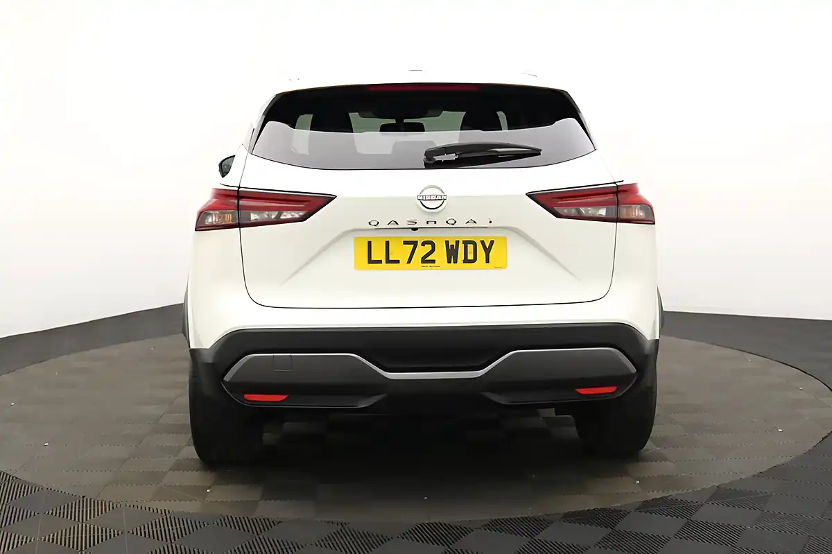 Used 2022 Nissan Qashqai N-Connecta White - Interior and Exterior details 4