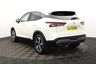 Used 2022 Nissan Qashqai N-Connecta White - Interior and Exterior details 5