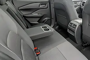 Used 2022 Nissan Qashqai N-Connecta White - Interior and Exterior details 11