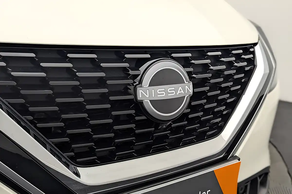 Used 2022 Nissan Qashqai N-Connecta White - Interior and Exterior details 17