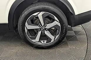 Used 2022 Nissan Qashqai N-Connecta White - Interior and Exterior details 20
