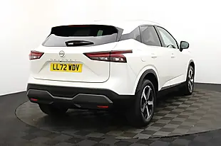 Used 2022 Nissan Qashqai N-Connecta White - Interior and Exterior details 4