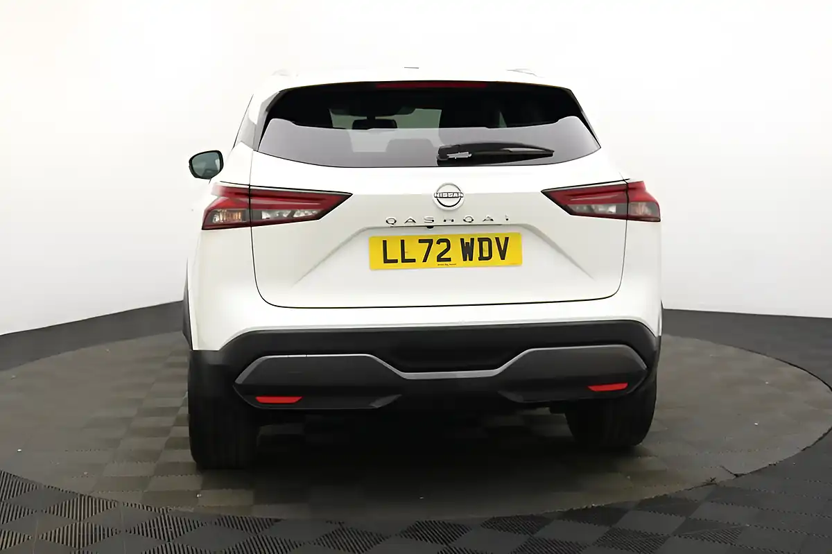 Used 2022 Nissan Qashqai N-Connecta White - Interior and Exterior details 5