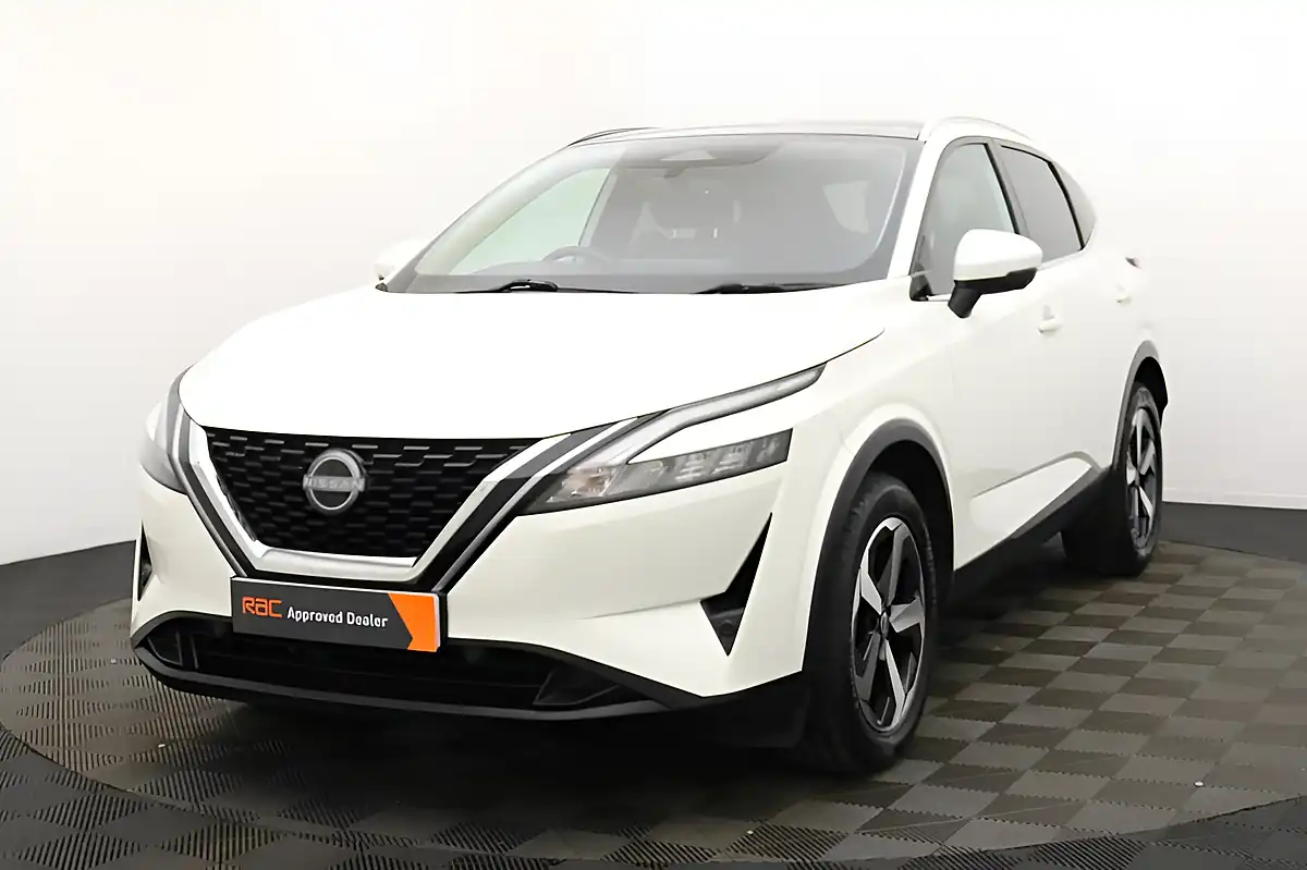 Used 2022 Nissan Qashqai N-Connecta White - Interior and Exterior details 8