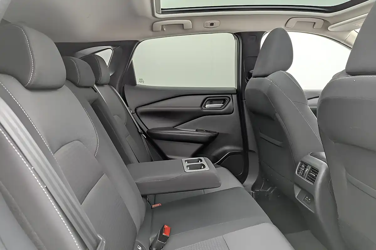 Used 2022 Nissan Qashqai N-Connecta White - Interior and Exterior details 10