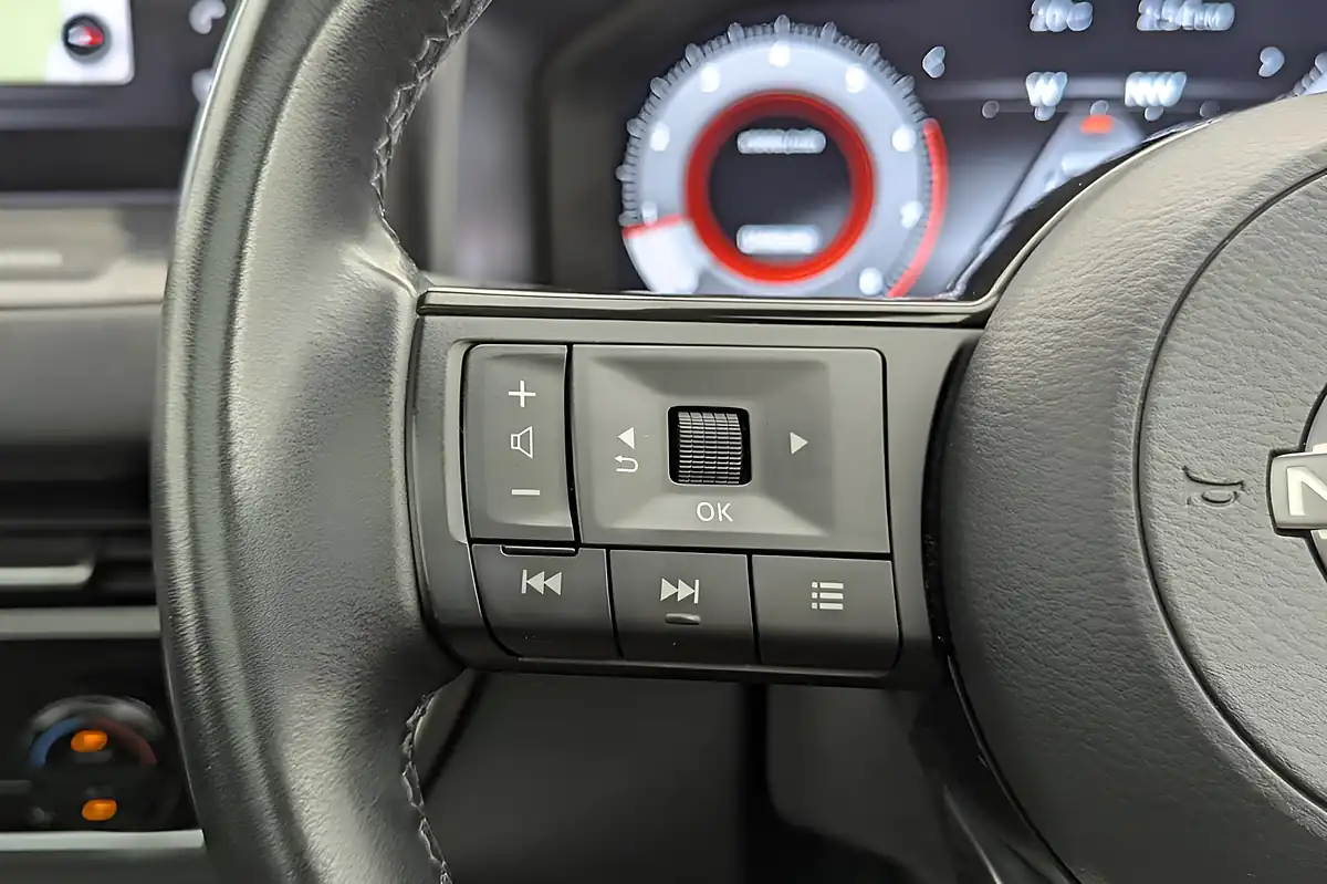 Used 2022 Nissan Qashqai N-Connecta White - Interior and Exterior details 15