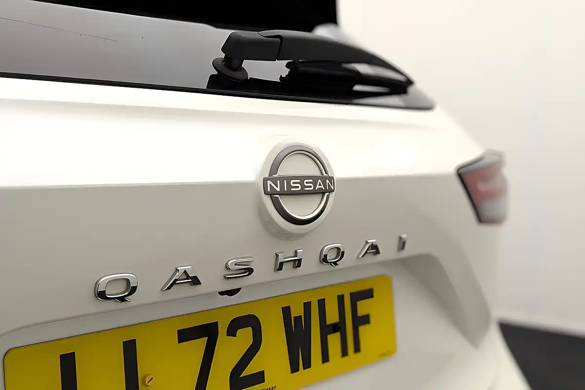 Used 2022 Nissan Qashqai N-Connecta White - Interior and Exterior details 18