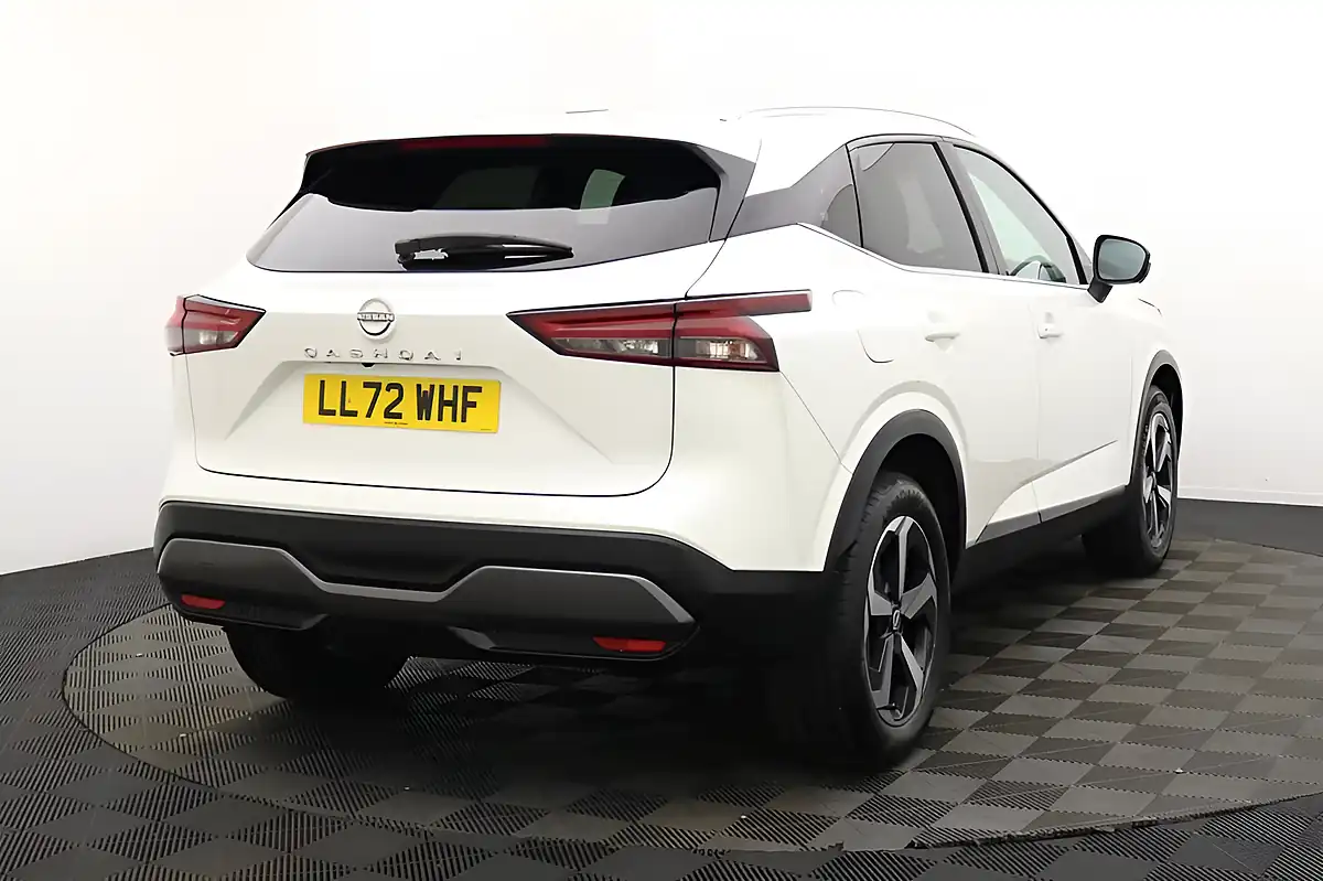 Used 2022 Nissan Qashqai N-Connecta White - Interior and Exterior details 3
