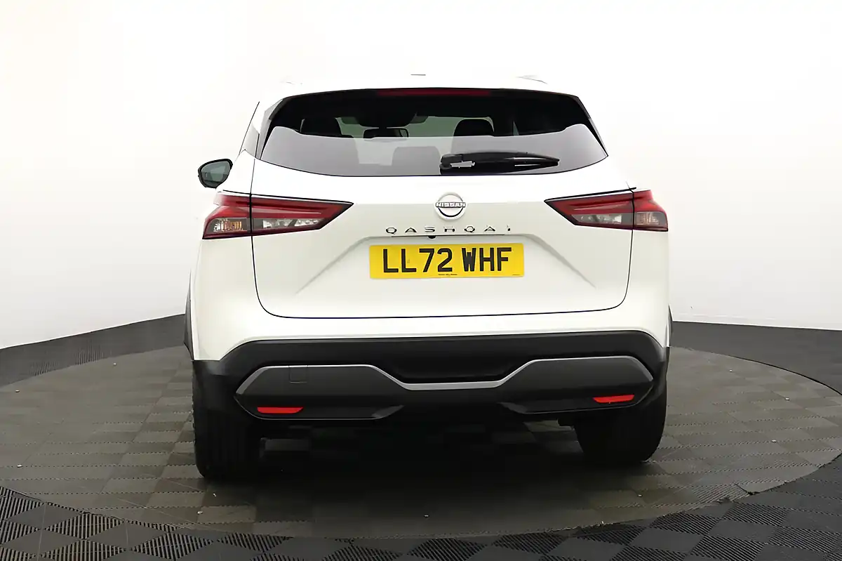 Used 2022 Nissan Qashqai N-Connecta White - Interior and Exterior details 4