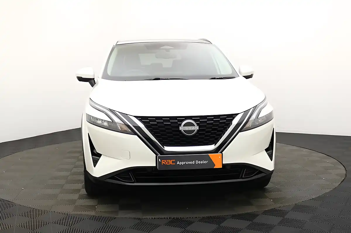 Used 2022 Nissan Qashqai N-Connecta White - Interior and Exterior details 7