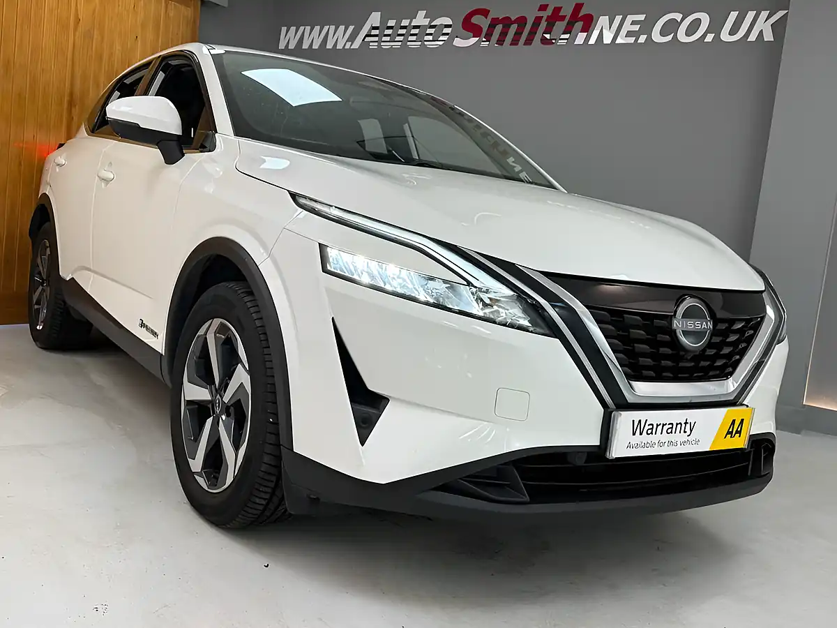 Used 2022 Nissan Qashqai N-Connecta White - Interior and Exterior details 13