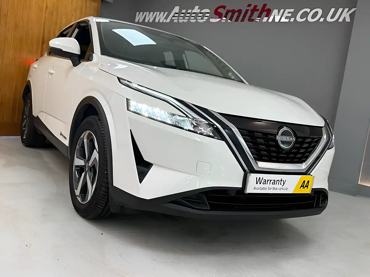 Used 2022 Nissan Qashqai N-Connecta White - Interior and Exterior details 14