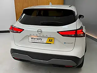 Used 2022 Nissan Qashqai N-Connecta White - Interior and Exterior details 17