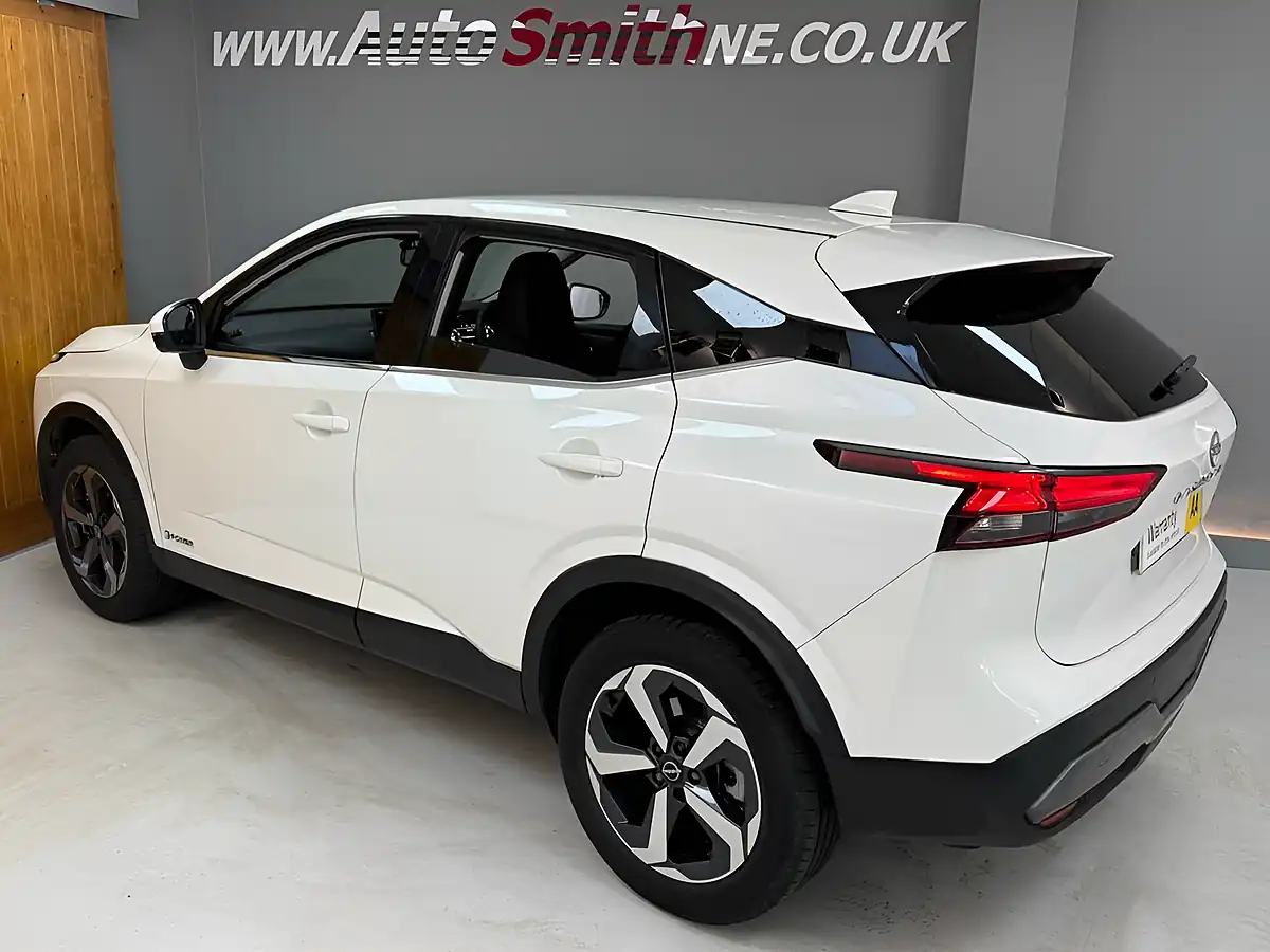 Used 2022 Nissan Qashqai N-Connecta White - Interior and Exterior details 20