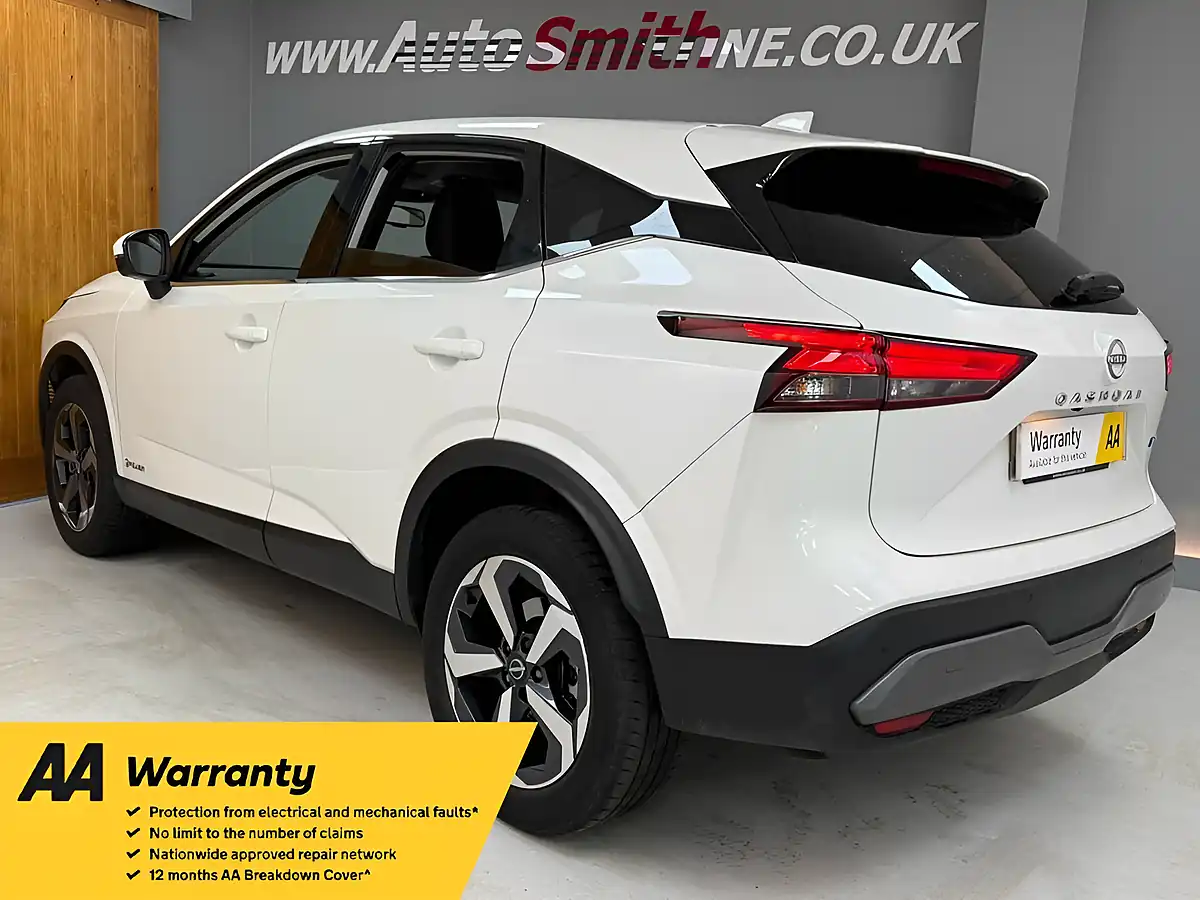 Used 2022 Nissan Qashqai N-Connecta White - Interior and Exterior details 3