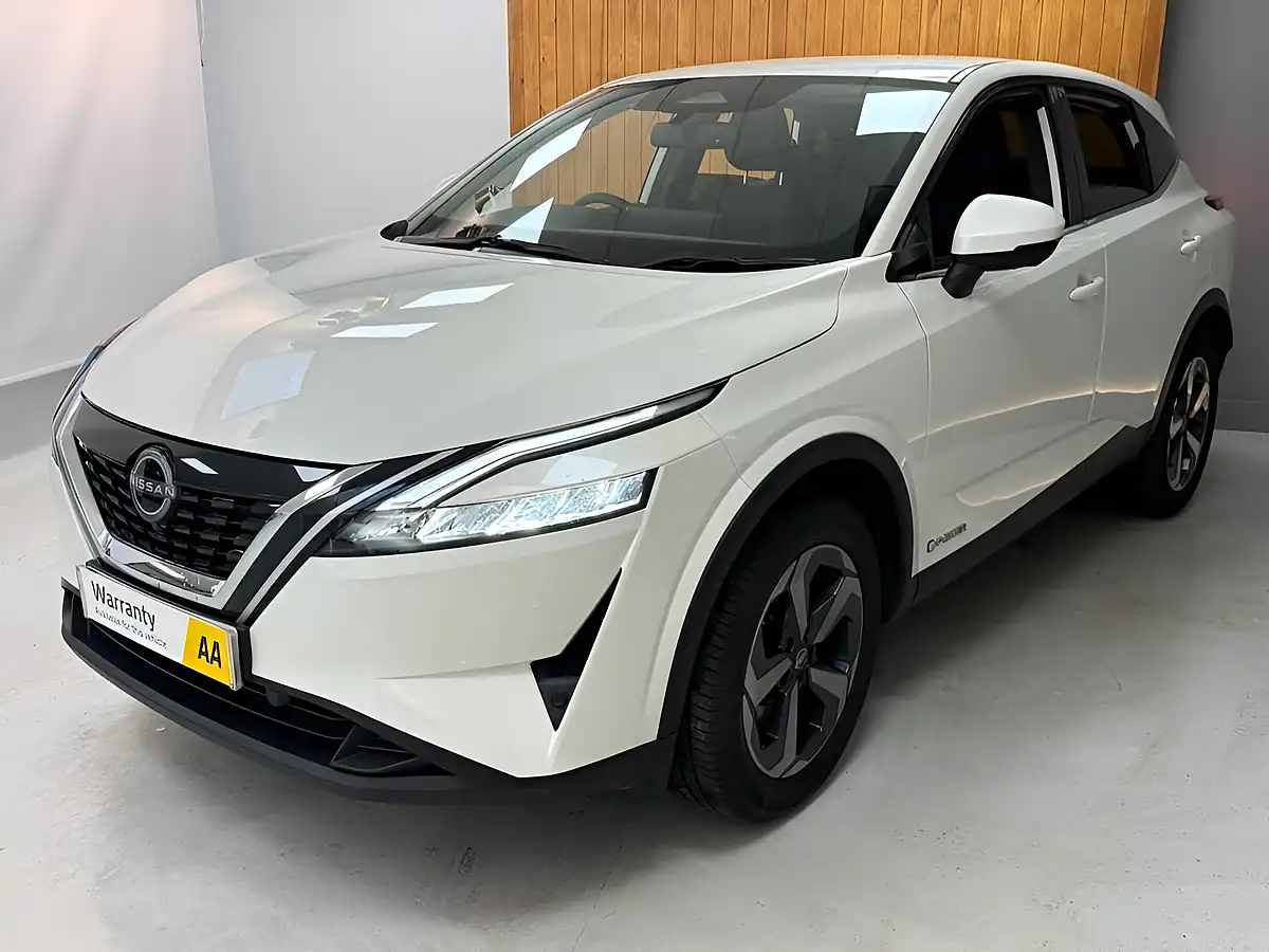 Used 2022 Nissan Qashqai N-Connecta White - Interior and Exterior details 6