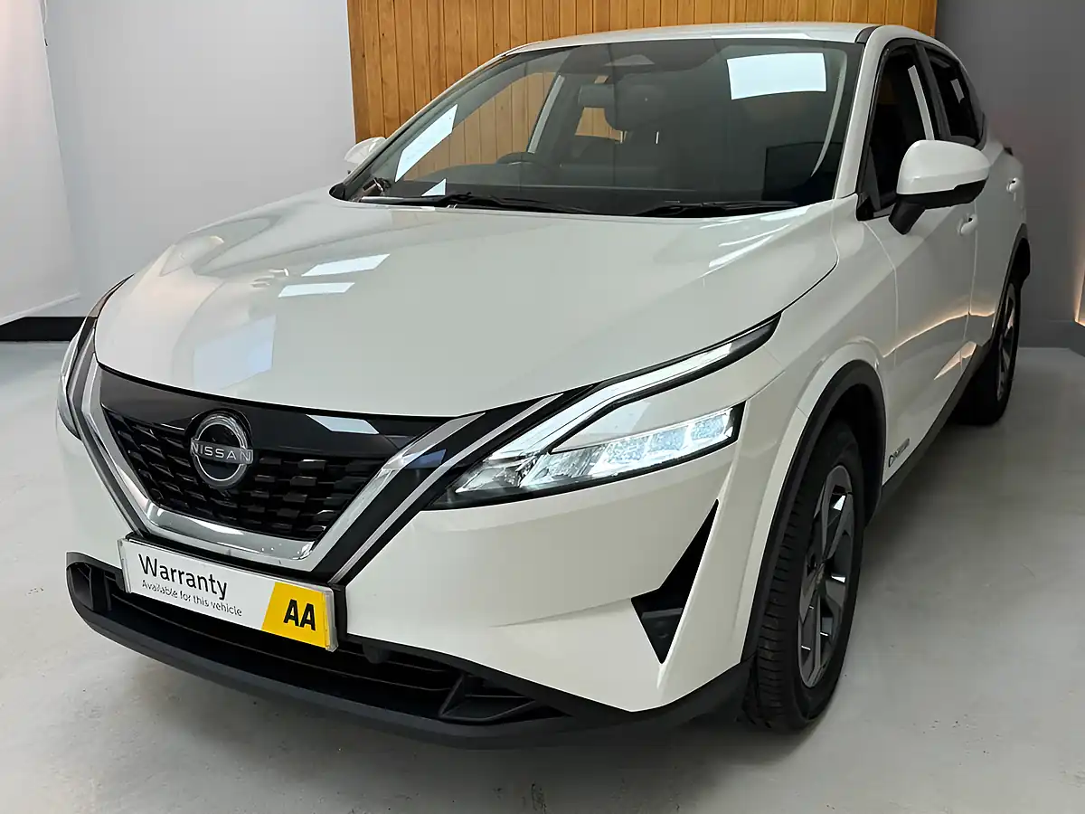 Used 2022 Nissan Qashqai N-Connecta White - Interior and Exterior details 7