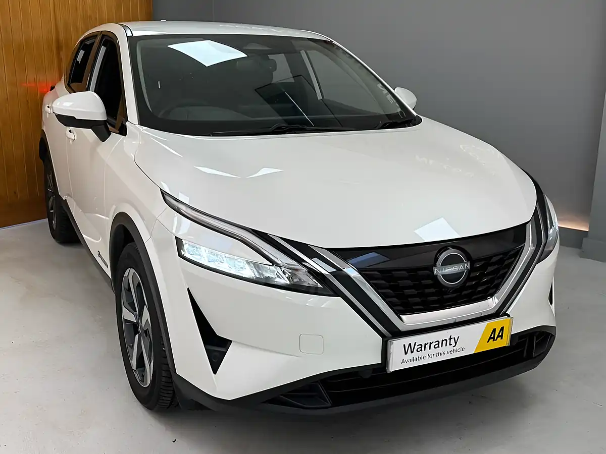 Used 2022 Nissan Qashqai N-Connecta White - Interior and Exterior details 9