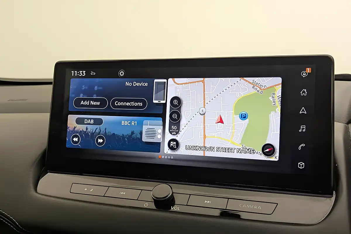 Used 2022 Nissan Qashqai N-Connecta White - Interior and Exterior details 11