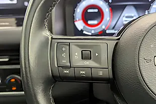 Used 2022 Nissan Qashqai N-Connecta White - Interior and Exterior details 15