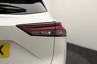 Used 2022 Nissan Qashqai N-Connecta White - Interior and Exterior details 19