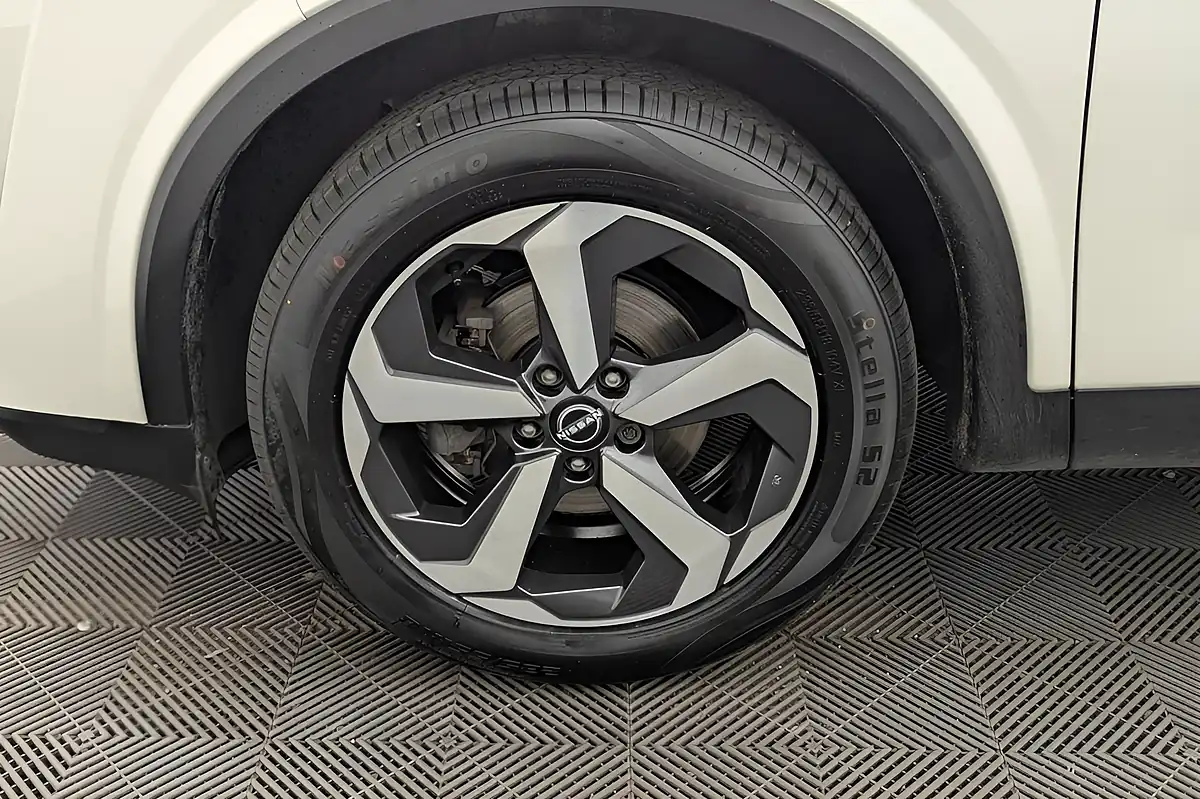 Used 2022 Nissan Qashqai N-Connecta White - Interior and Exterior details 20