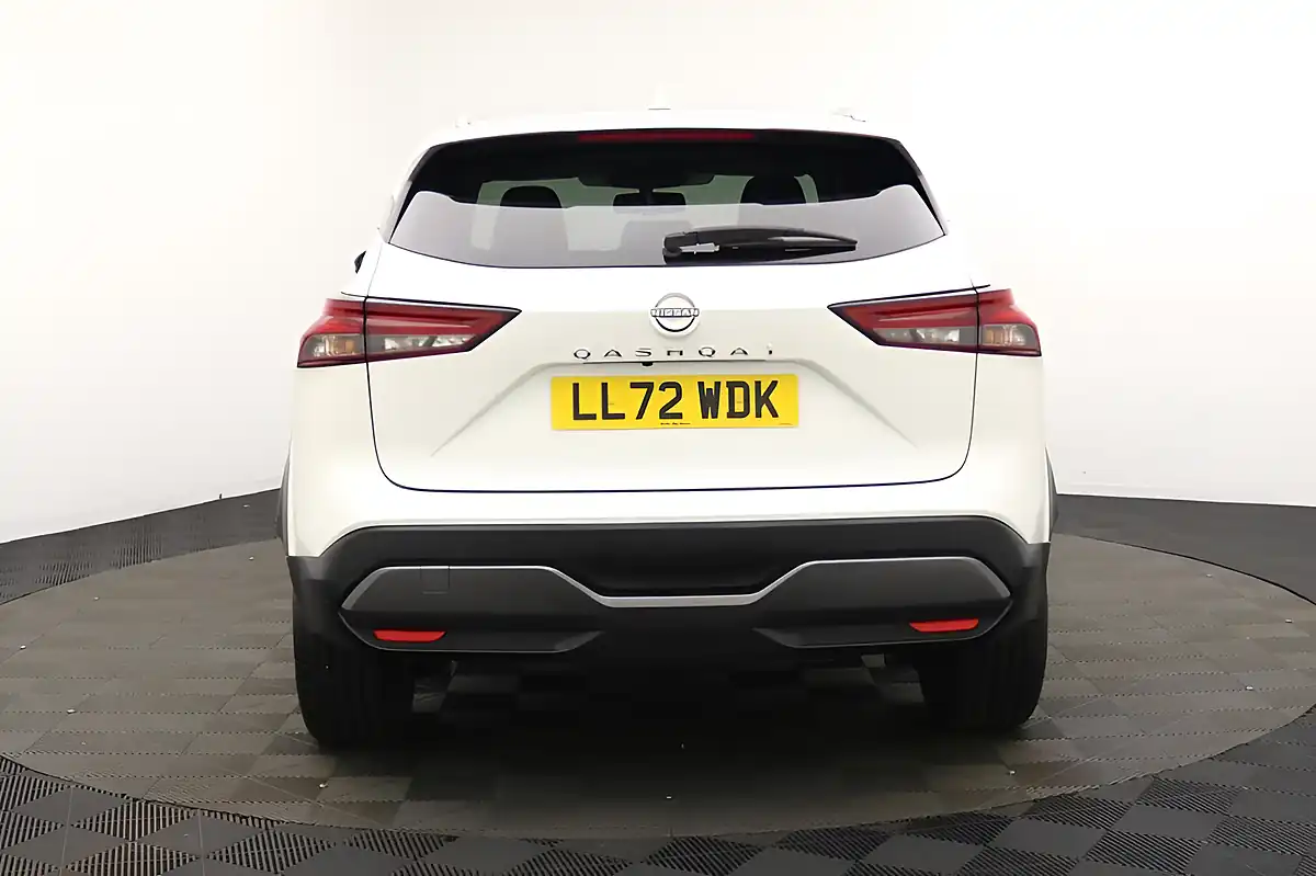 Used 2022 Nissan Qashqai N-Connecta White - Interior and Exterior details 5