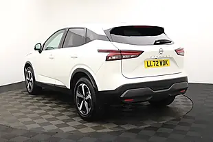 Used 2022 Nissan Qashqai N-Connecta White - Interior and Exterior details 6