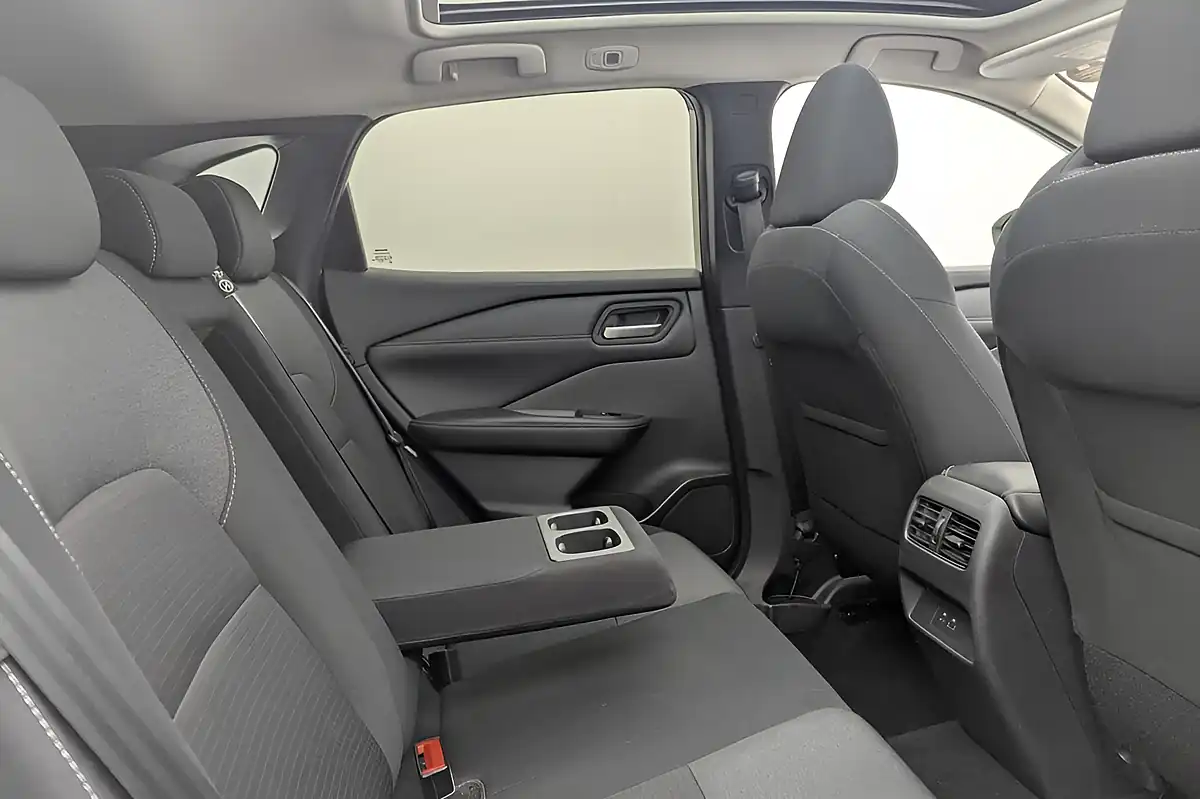 Used 2022 Nissan Qashqai N-Connecta White - Interior and Exterior details 14