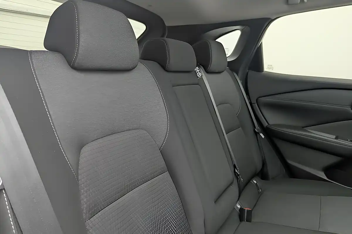 Used 2022 Nissan Qashqai N-Connecta White - Interior and Exterior details 17