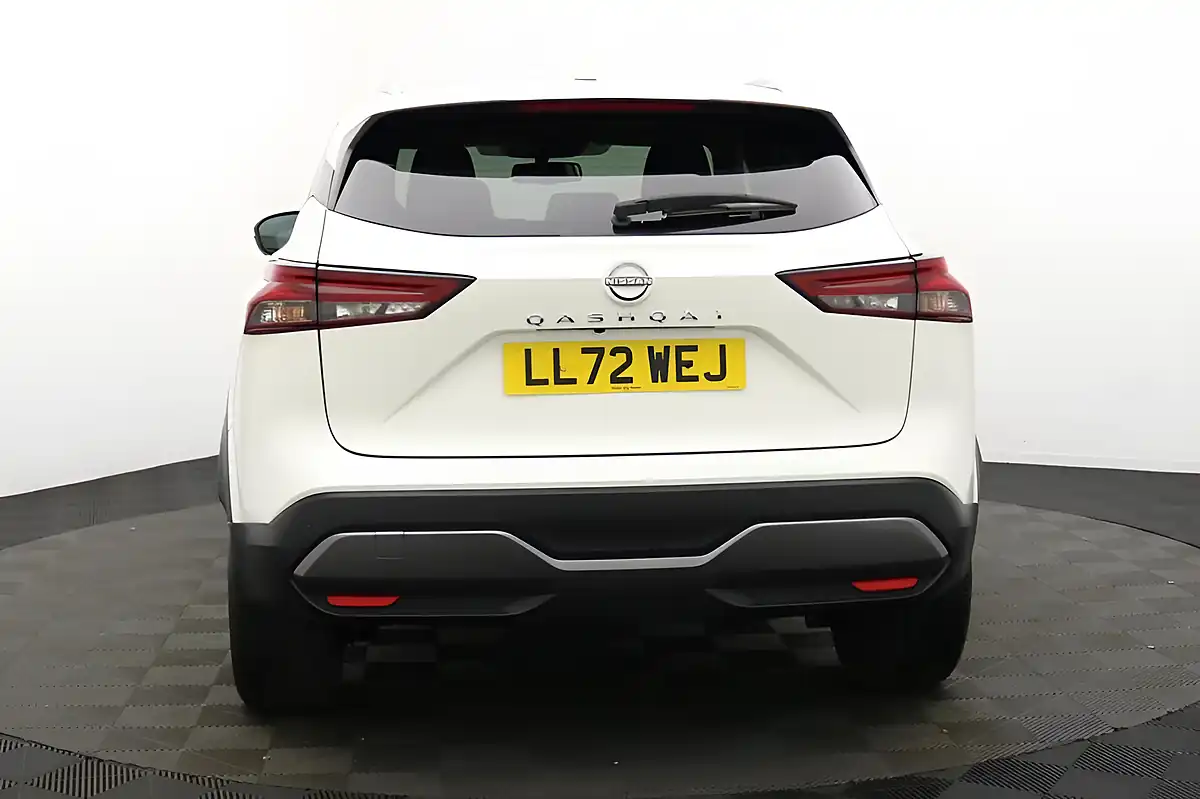 Used 2022 Nissan Qashqai N-Connecta White - Interior and Exterior details 4