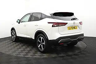 Used 2022 Nissan Qashqai N-Connecta White - Interior and Exterior details 5
