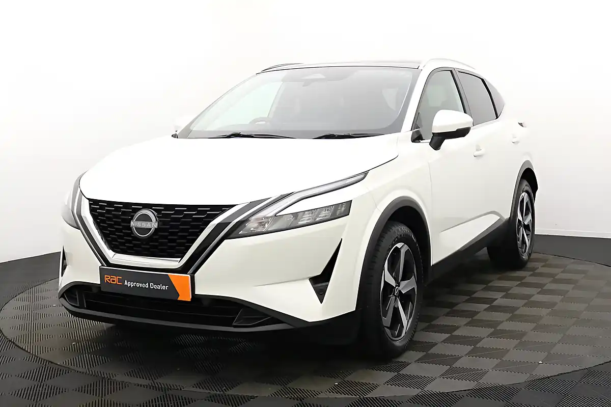 Used 2022 Nissan Qashqai N-Connecta White - Interior and Exterior details 6