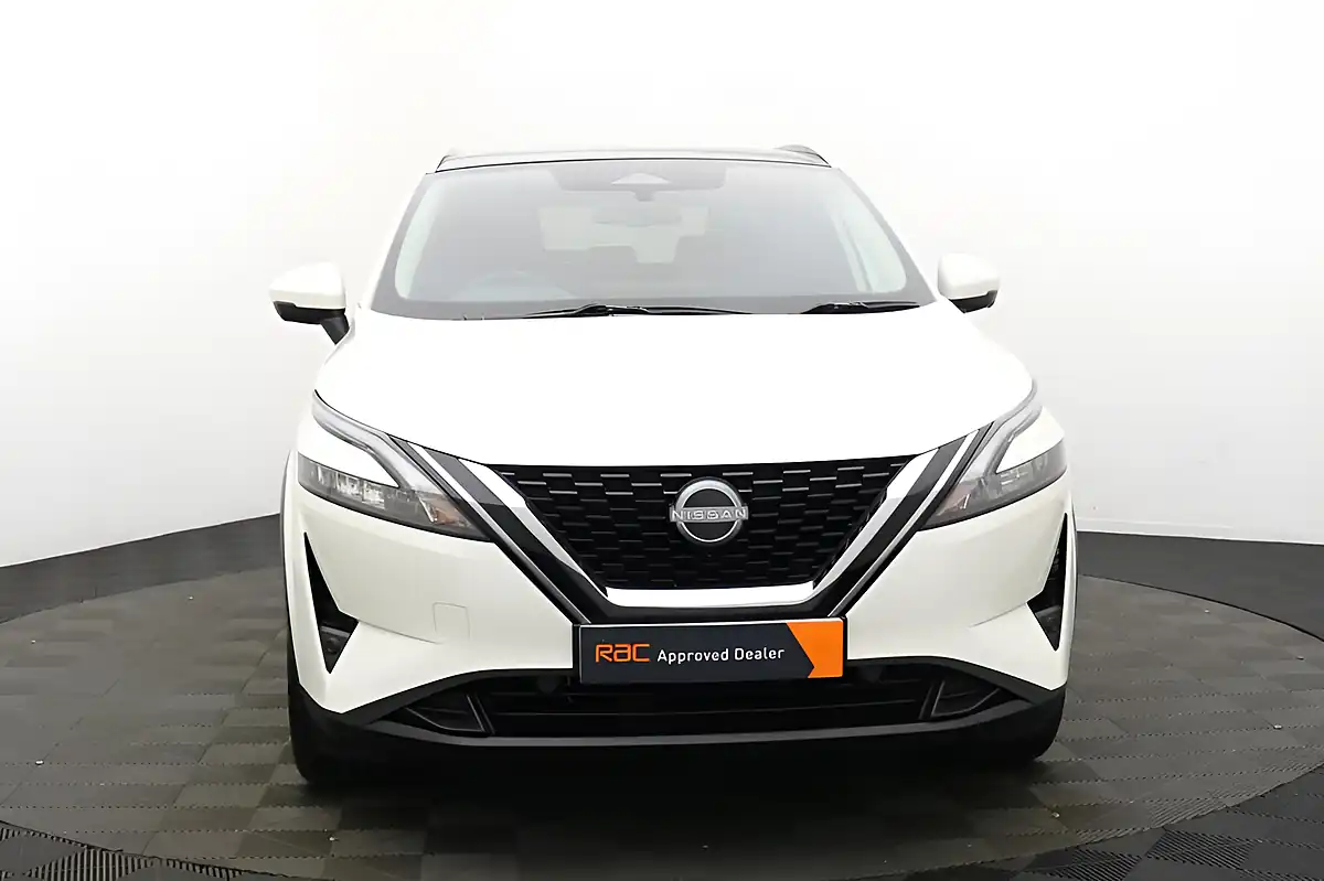 Used 2022 Nissan Qashqai N-Connecta White - Interior and Exterior details 7