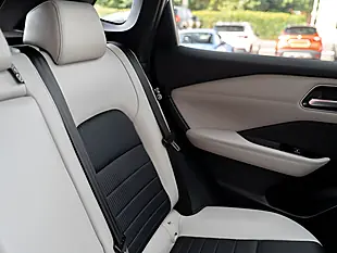 Used 2022 Nissan Qashqai Tekna Blue - Interior and Exterior details 10
