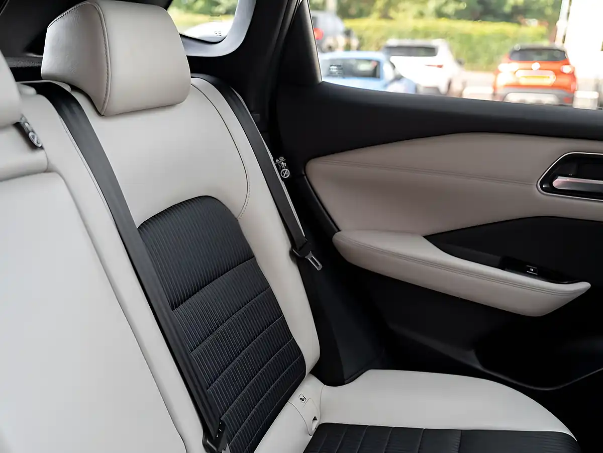 Used 2022 Nissan Qashqai Tekna Blue - Interior and Exterior details 10