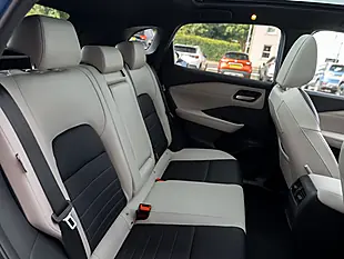 Used 2022 Nissan Qashqai Tekna Blue - Interior and Exterior details 11