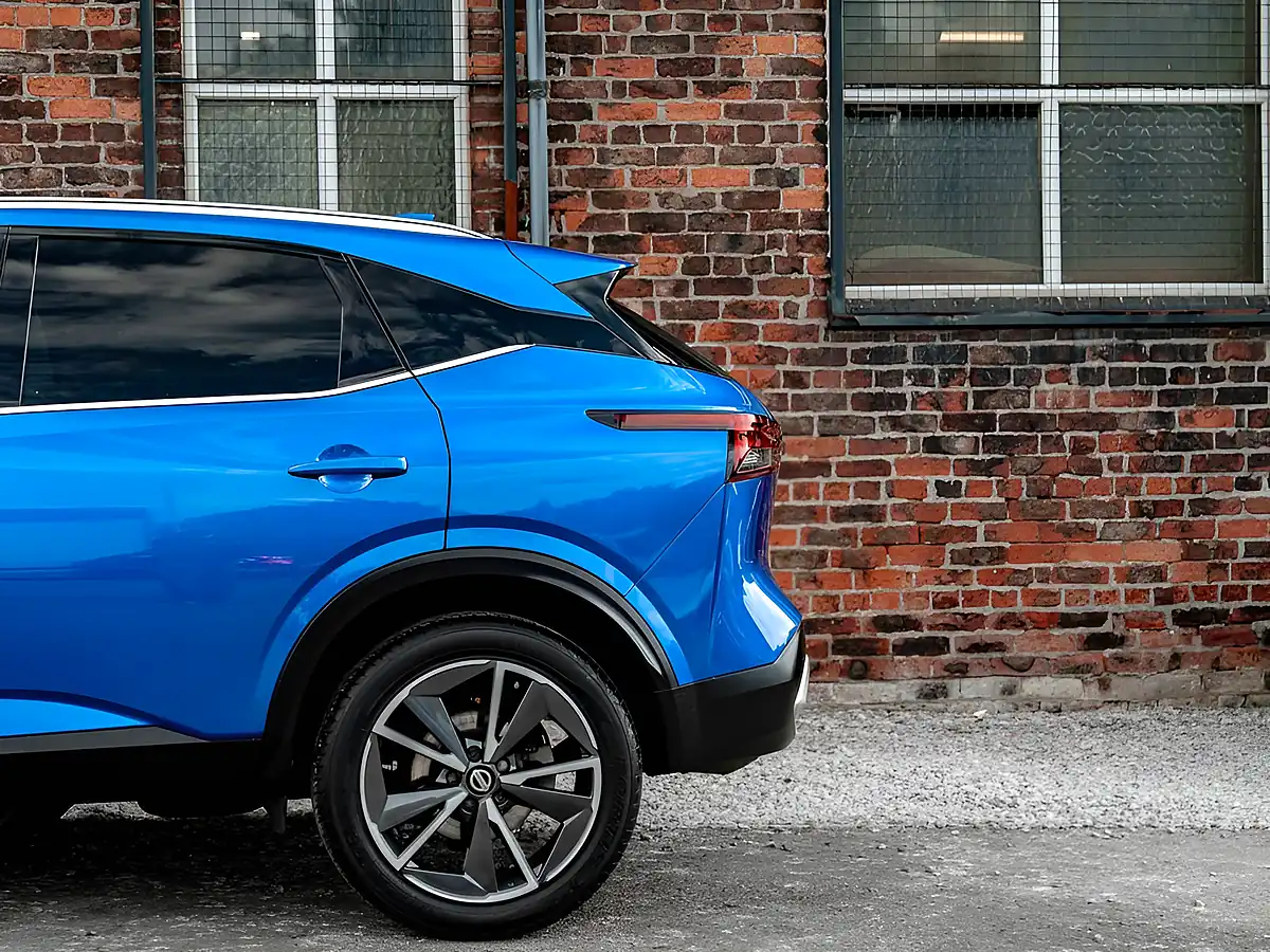 Used 2022 Nissan Qashqai Tekna Blue - Interior and Exterior details 14