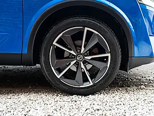 Used 2022 Nissan Qashqai Tekna Blue - Interior and Exterior details 17