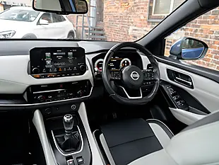 Used 2022 Nissan Qashqai Tekna Blue - Interior and Exterior details 2