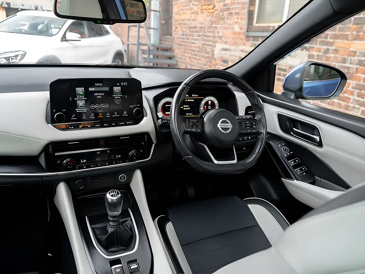 Used 2022 Nissan Qashqai Tekna Blue - Interior and Exterior details 2