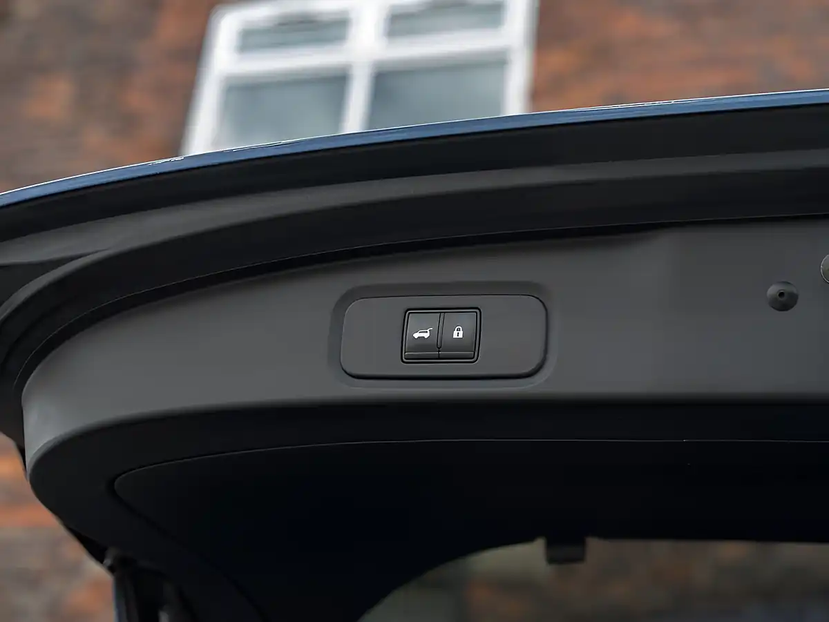 Used 2022 Nissan Qashqai Tekna Blue - Interior and Exterior details 20