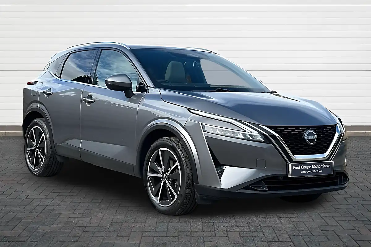 Used 2022 Nissan Qashqai Tekna Gun Metal - Front View