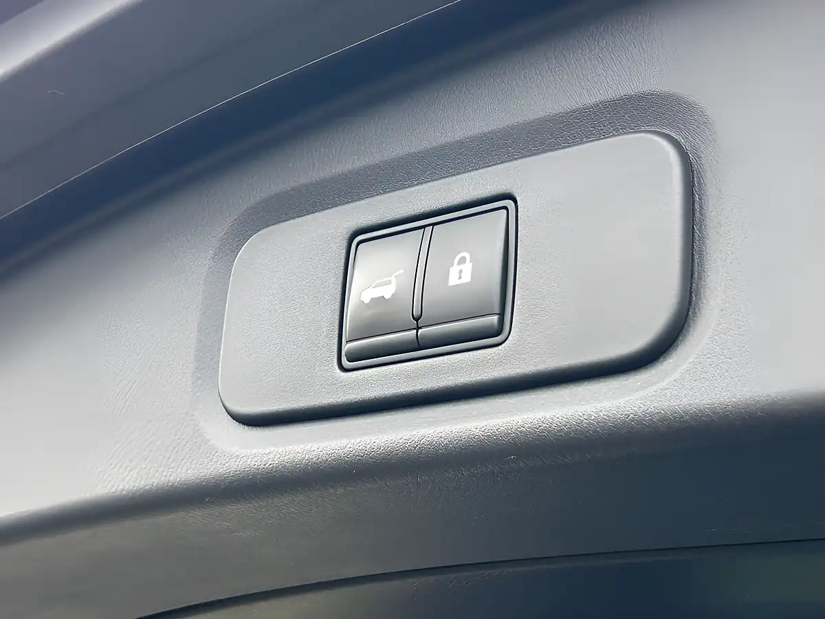 Used 2022 Nissan Qashqai Tekna+ Magnetic Blue - Interior and Exterior details 17