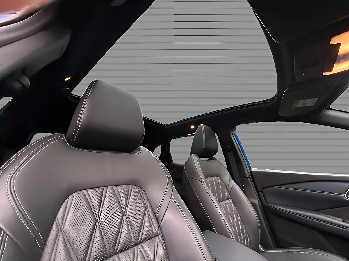 Used 2022 Nissan Qashqai Tekna+ Magnetic Blue - Interior and Exterior details 19