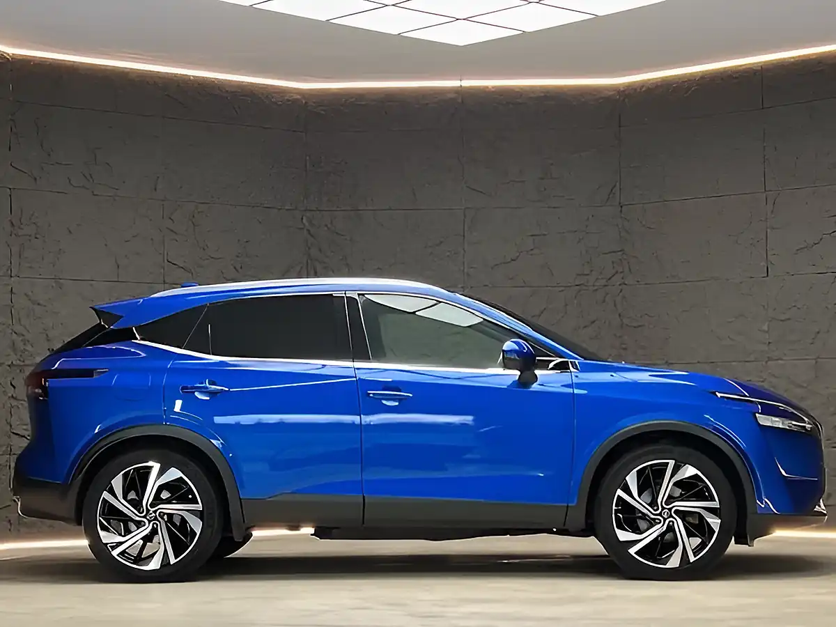 Used 2022 Nissan Qashqai Tekna+ Magnetic Blue - Interior and Exterior details 8