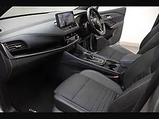 Used 2022 Nissan Qashqai Tekna Silver - Interior and Exterior details 10
