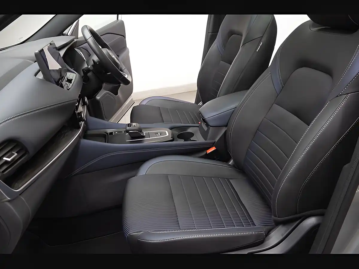 Used 2022 Nissan Qashqai Tekna Silver - Interior and Exterior details 11